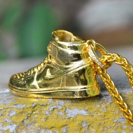 Fashion Shoe Pendant in Gold