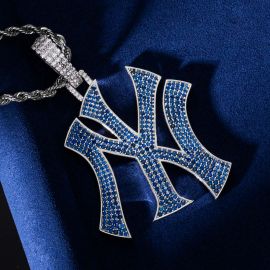 Sapphire NY Pendant in White Gold