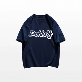 Loose design and simple T-shirt