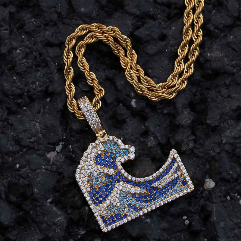 Helloice The Great Wave Pendant in Gold