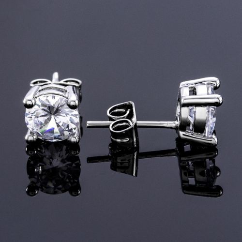 Classic Stud Earrings in White Gold